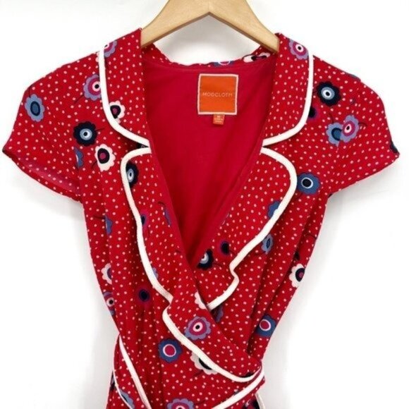 MODCLOTH Daytime Dapper Retro Red Floral Polka Poppy Y2K Medium True Wrap Dress - Picture 3 of 9